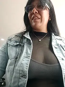 aisha latina online show from April 30, 2:57 pm