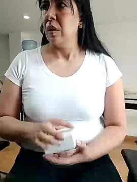 aisha latina online show from June 1, 2:06 pm