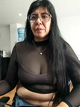 aisha latina online show from April 22, 2:57 pm