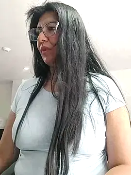 Snapshot of aisha_latina chatting on October 16, 3:09 pm aisha latina online show from October 16, 3:09 pm