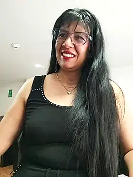 aisha latina online show from October 22, 2:49 pm