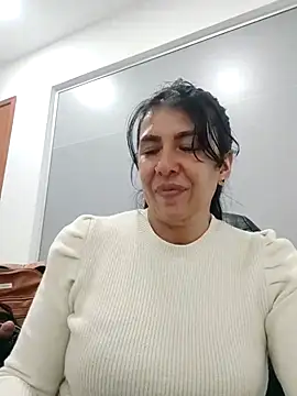 Snapshot of aisha_latina chatting on March 20, 6:31 pm aisha latina online show from March 20, 6:31 pm