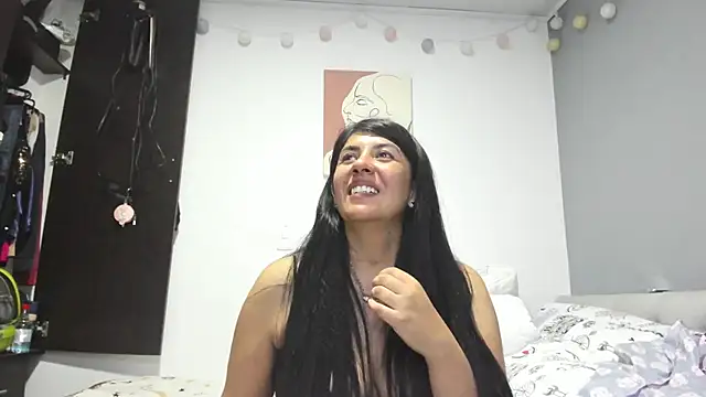 Snapshot of aisha_latina chatting on February 4, 11:38 pm aisha latina online show from February 4, 11:38 pm