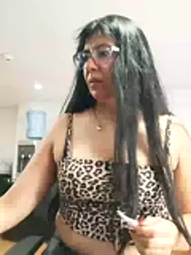 aisha latina online show from October 31, 3:08 pm