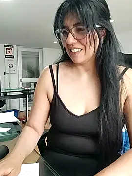 aisha latina online show from November 26, 2:39 pm