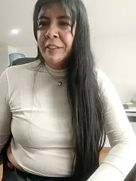 aisha latina online show from April 24, 3:36 pm