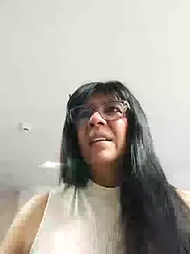 Snapshot of aisha_latina chatting on July 21, 2:29 pm aisha latina online show from July 21, 2:29 pm