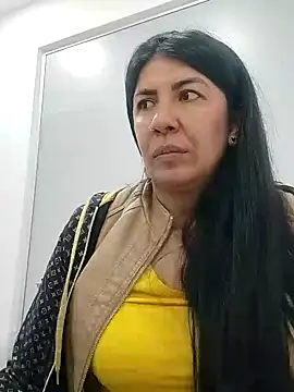 Snapshot of aisha_latina chatting on February 11, 5:40 pm aisha latina online show from February 11, 5:40 pm
