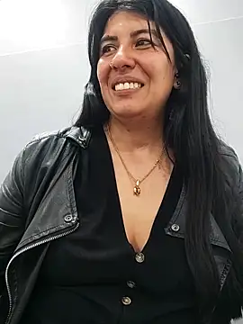 Snapshot of aisha_latina chatting on March 13, 7:50 pm aisha latina online show from March 13, 7:50 pm