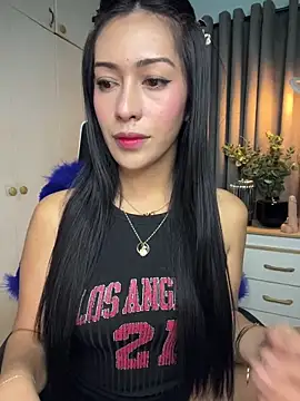 Jasmine Elcock online show from April 27, 6:50 pm