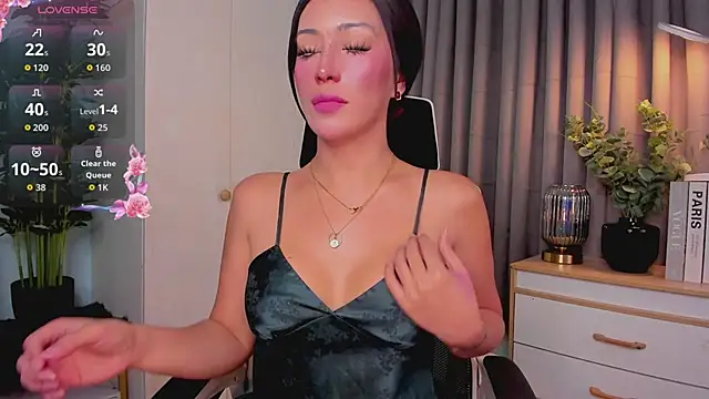 Jasmine Elcock online show from April 11, 7:56 am