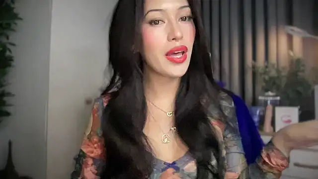 Snapshot of Jasmine_Elcock chatting on June 19, 6:47 pm Jasmine Elcock online show from June 19, 6:47 pm