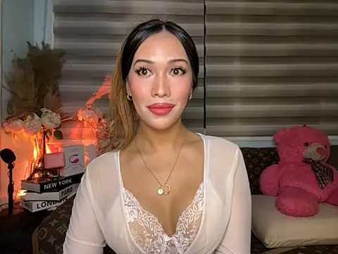 Jasmine Elcock online show from October 25, 7:03 pm