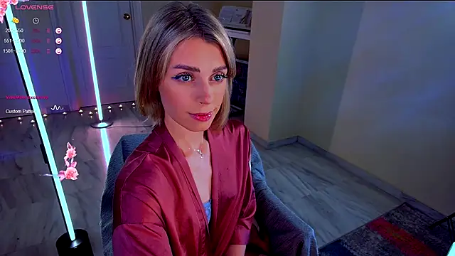 Snapshot of Arielle__03 chatting on November 20, 2:01 am Arielle 03 online show from November 20, 2:01 am