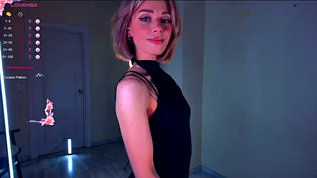 Snapshot of Arielle__03 chatting on November 13, 2:04 am Arielle 03 online show from November 13, 2:04 am