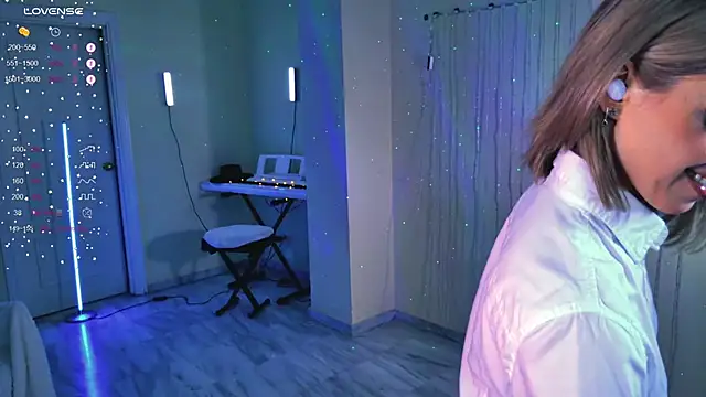 Arielle  03 online show from March 12, 1:44 am