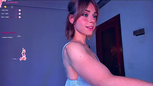 Snapshot of Arielle__03 chatting on September 13, 2:11 am Arielle 03 online show from September 13, 2:11 am