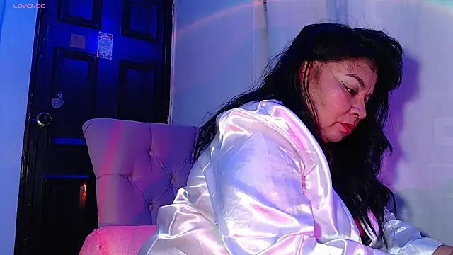 Snapshot of karlablue_ chatting on October 1, 12:49 am karlablue online show from October 1, 12:49 am