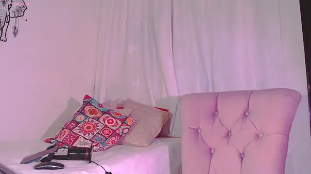 Snapshot of karlablue_ chatting on September 10, 12:31 am karlablue online show from September 10, 12:31 am