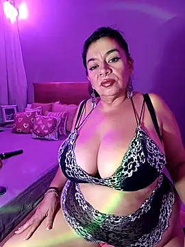 karlablue  online show from May 9, 8:01 pm