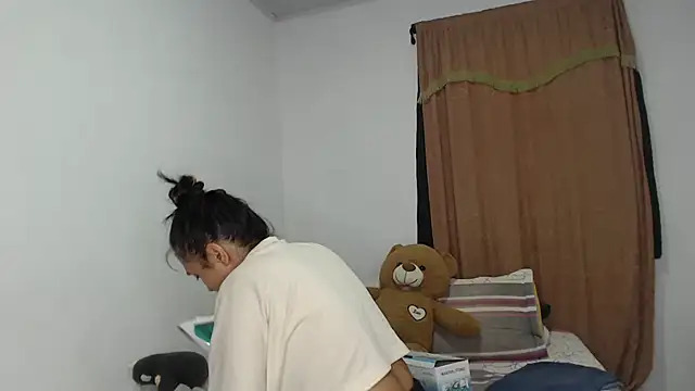 Snapshot of kathy_luisa chatting on May 4, 12:08 pm kathy luisa online show from May 4, 12:08 pm