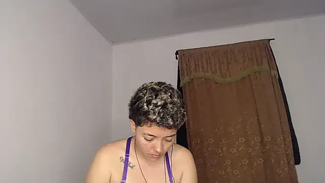 Snapshot of kathy_luisa chatting on May 8, 11:03 am kathy luisa online show from May 8, 11:03 am
