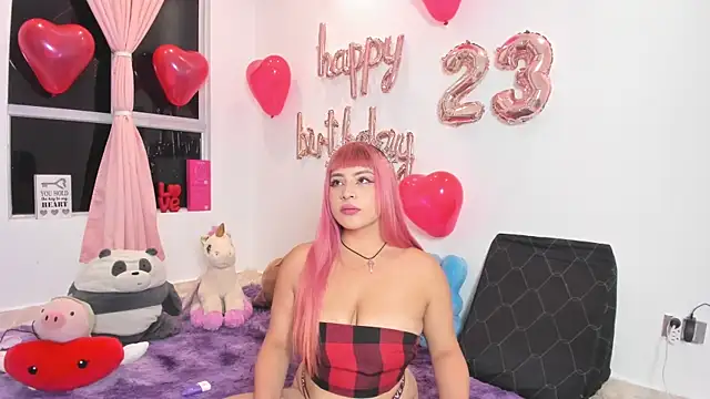 SophieRossi online show from April 16, 3:29 am