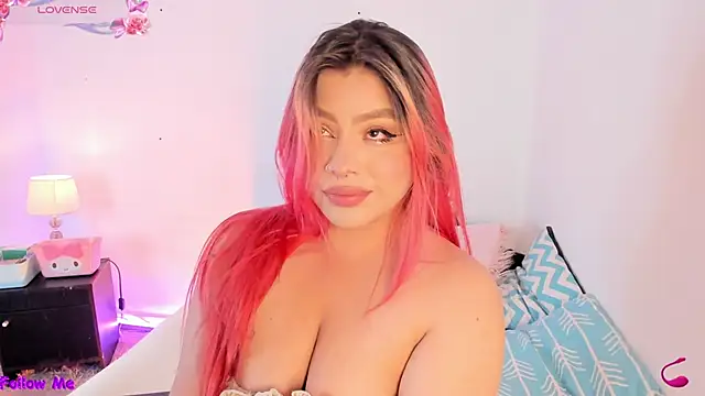 Snapshot of SophieRossi chatting on November 9, 4:38 am SophieRossi online show from November 9, 4:38 am