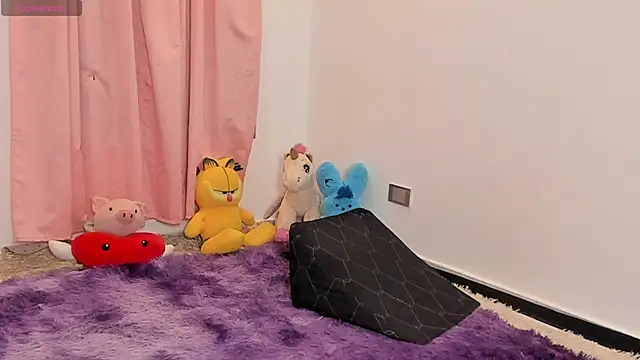 SophieRossi online show from April 8, 12:34 am