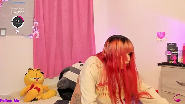 SophieRossi online show from February 9, 5:27 am