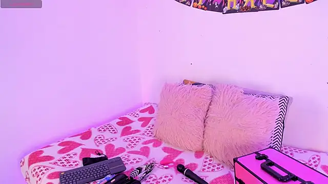 SophieRossi online show from October 8, 1:12 pm