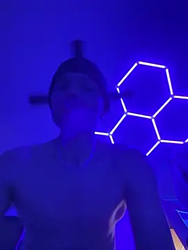 Cloudd Kingg Iceyyy online show from March 11, 1:38 pm