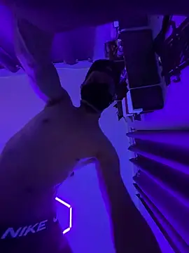 Cloudd Kingg Iceyyy online show from March 8, 7:55 am