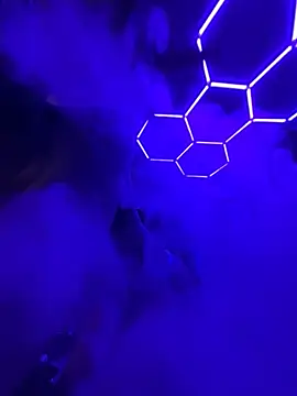 Cloudd Kingg Iceyyy online show from March 9, 1:36 pm