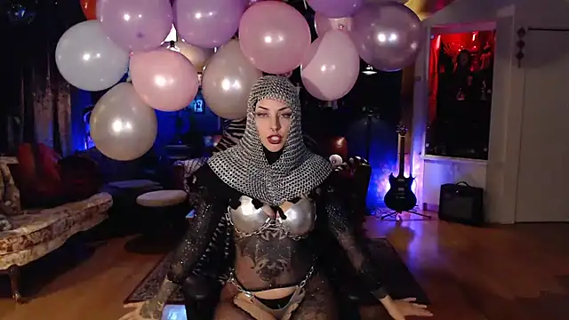 Snapshot of gothstripper chatting on November 2, 12:48 am gothstripper online show from November 2, 12:48 am