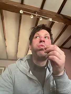 Taxidriver1988 online show from March 17, 3:26 pm