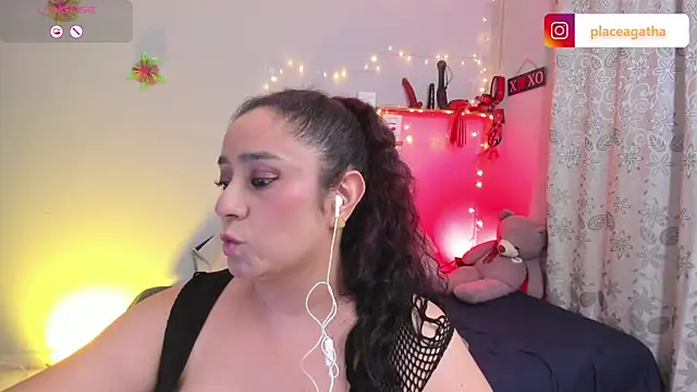Snapshot of agathaxxx-69 chatting on February 20, 7:52 pm agathaxxx-69 online show from February 20, 7:52 pm