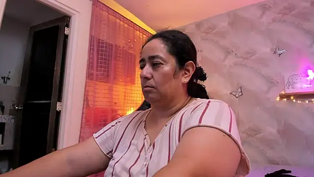 Snapshot of agathaxxx-69 chatting on September 27, 7:42 pm agathaxxx-69 online show from September 27, 7:42 pm