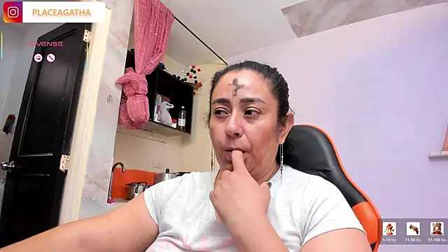 agathaxxx-69 online show from February 18, 6:04 pm