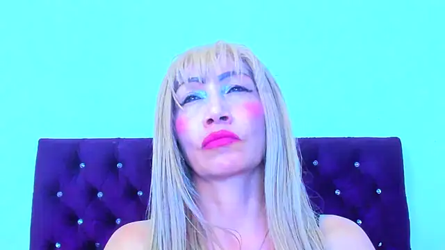 almabeckelt online show from October 11, 8:10 pm