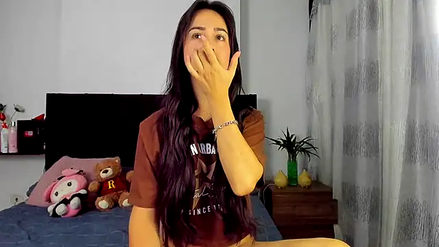 AndreaStivens online show from January 17, 10:30 am