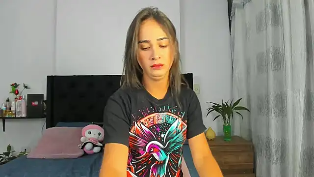 AndreaStivens online show from October 3, 9:00 am