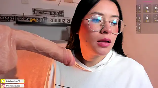 Snapshot of chelsea_morrison1 chatting on October 10, 2:18 pm chelsea morrison1 online show from October 10, 2:18 pm