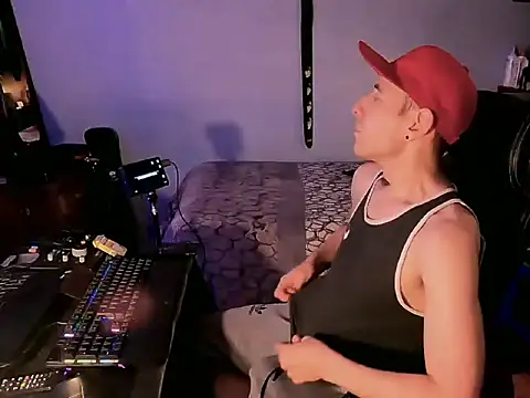 Alf0029 online show from November 13, 9:19 pm