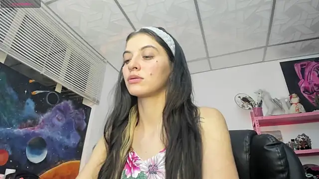 mariecam420 online show from April 4, 7:42 pm