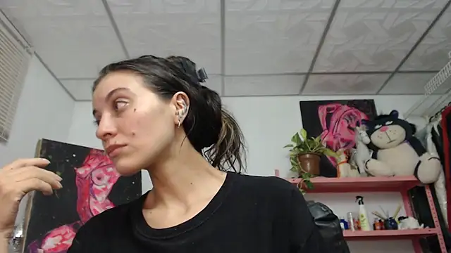 Snapshot of mariecam420 chatting on June 2, 12:10 am mariecam420 online show from June 2, 12:10 am