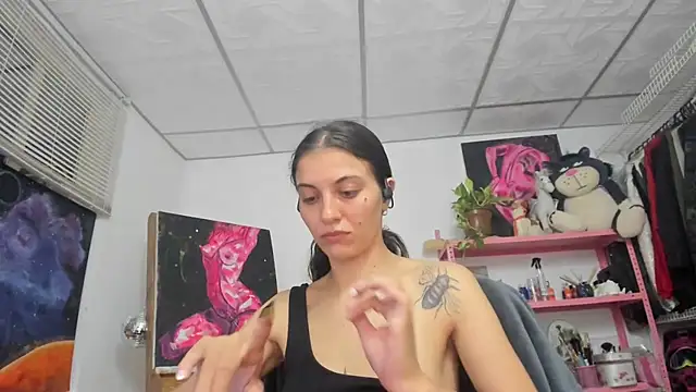 Snapshot of mariecam420 chatting on May 27, 1:57 am mariecam420 online show from May 27, 1:57 am