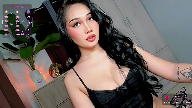Icon1c LiLy online show from May 13, 4:03 pm