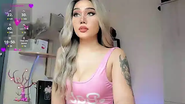 Snapshot of Icon1c_LiLy chatting on October 15, 8:33 am Icon1c LiLy online show from October 15, 8:33 am