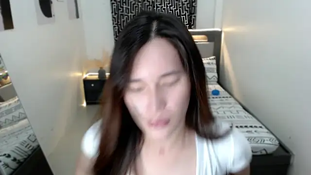 Snapshot of AmazingLuchie chatting on December 18, 6:07 am AmazingLuchie online show from December 18, 6:07 am